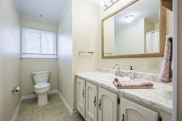 38 Notre Dame Drive, Henrietta, NY 14623