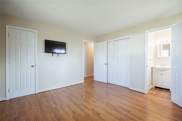 38 Notre Dame Drive, Henrietta, NY 14623