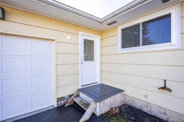 38 Notre Dame Drive, Henrietta, NY 14623