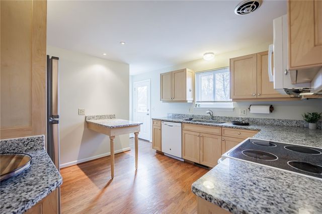 38 Notre Dame Drive, Henrietta, NY 14623