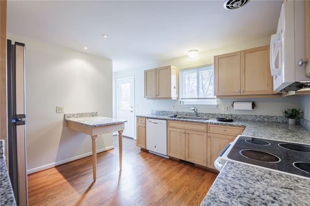 38 Notre Dame Drive, Henrietta, NY 14623