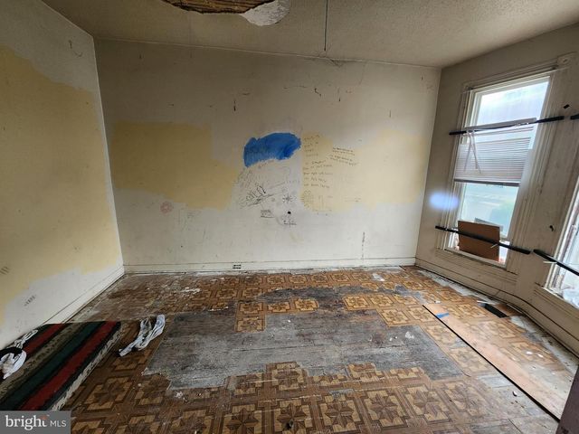 319 S MOUNT ST, Baltimore, MD 21223