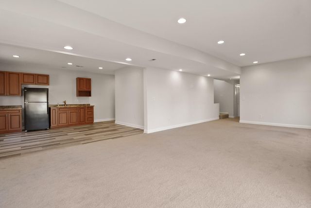 283 Hawkwood Drive, Valparaiso, IN 46385