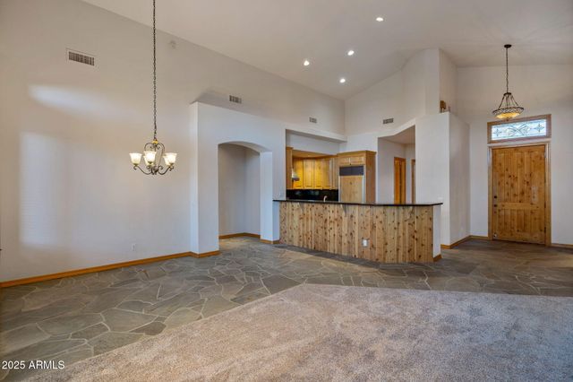 2758 JAGUAR Circle, Overgaard, AZ 85933