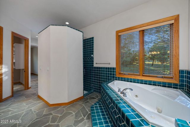 2758 JAGUAR Circle, Overgaard, AZ 85933