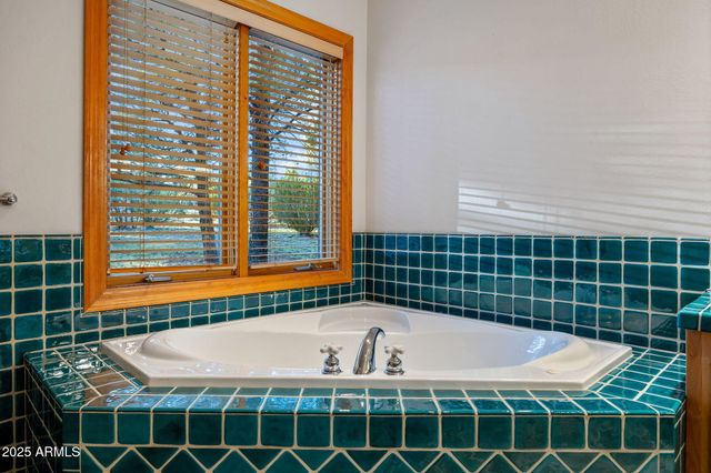 2758 JAGUAR Circle, Overgaard, AZ 85933