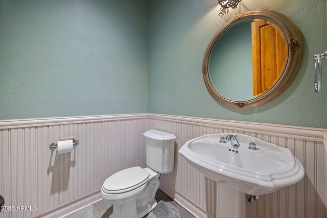 2758 JAGUAR Circle, Overgaard, AZ 85933