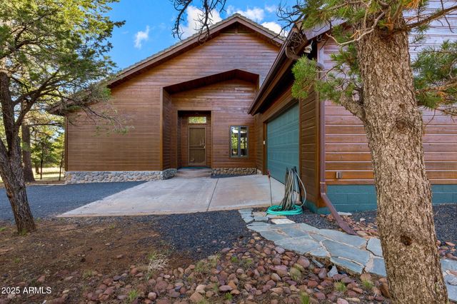 2758 JAGUAR Circle, Overgaard, AZ 85933