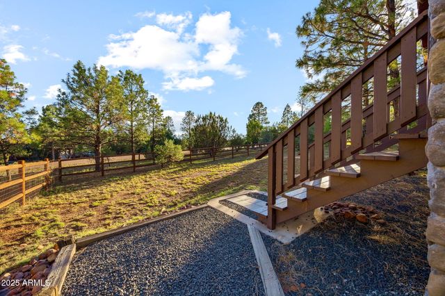 2758 JAGUAR Circle, Overgaard, AZ 85933