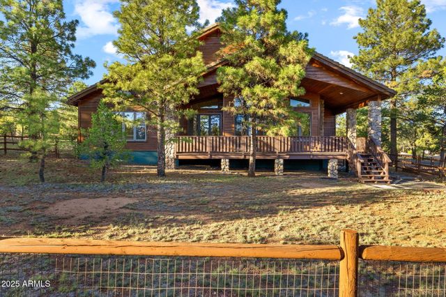 2758 JAGUAR Circle, Overgaard, AZ 85933