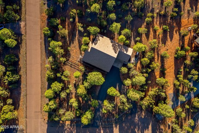 2758 JAGUAR Circle, Overgaard, AZ 85933