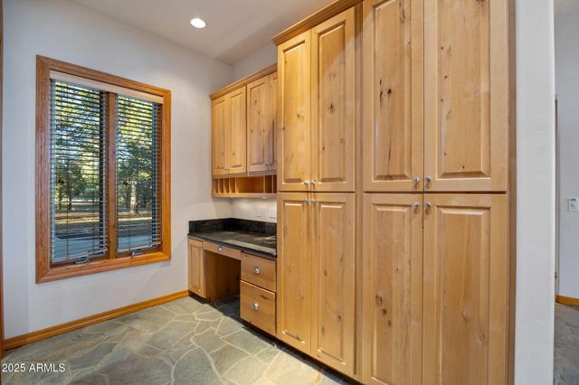 2758 JAGUAR Circle, Overgaard, AZ 85933