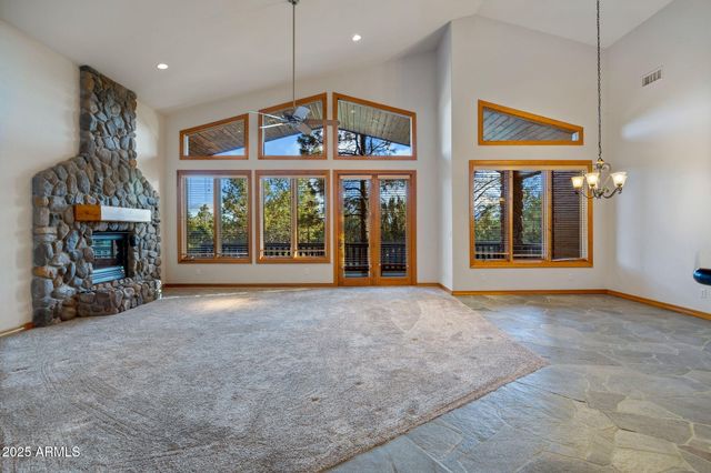 2758 JAGUAR Circle, Overgaard, AZ 85933