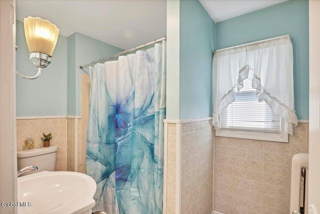 1075 Keyes Avenue, Schenectady, NY 12309