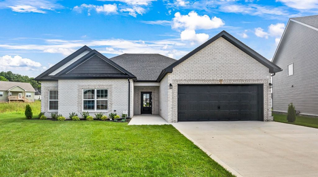 1256 Mourning Cloak Dr, Clarksville, TN 37043