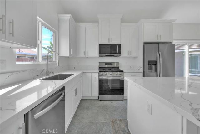 16386 Mark Lane, Huntington Beach, CA 92647