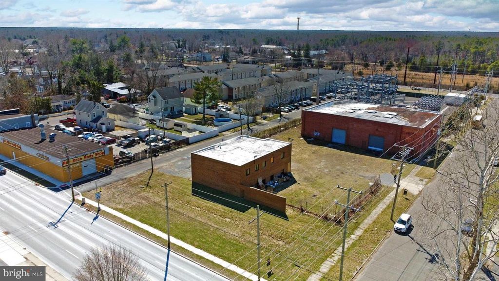 200 WHITE HORSE PIKE, EGG HARBOR CITY, NJ 08215 — exterior