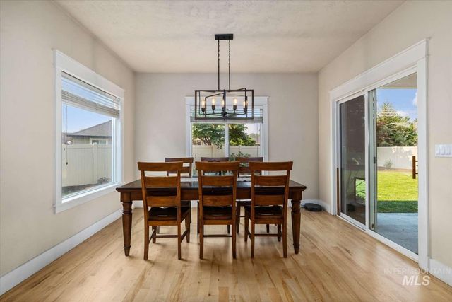 853 W Mountain Ash Loop, Nampa, ID 83686