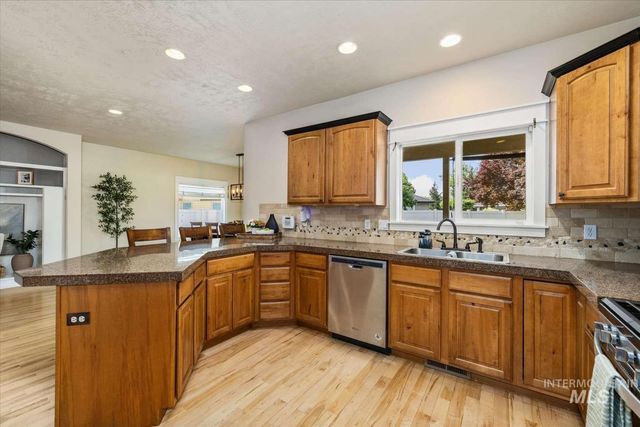 853 W Mountain Ash Loop, Nampa, ID 83686