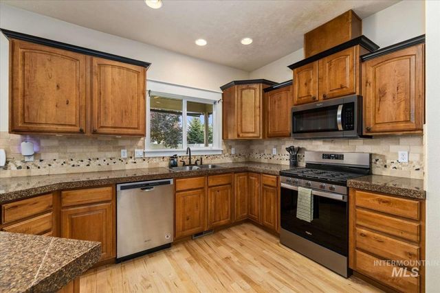853 W Mountain Ash Loop, Nampa, ID 83686
