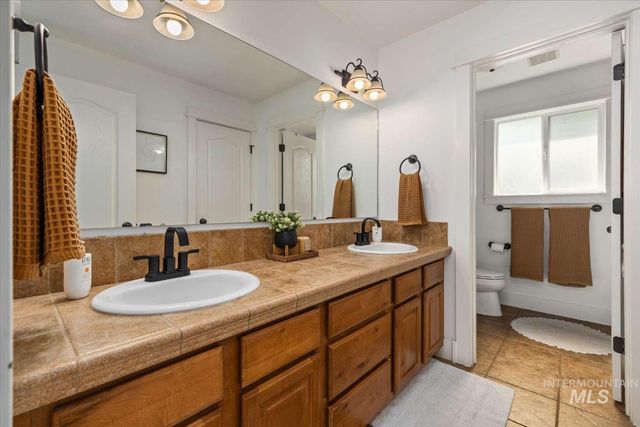 853 W Mountain Ash Loop, Nampa, ID 83686