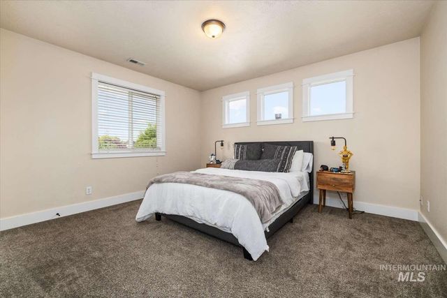 853 W Mountain Ash Loop, Nampa, ID 83686