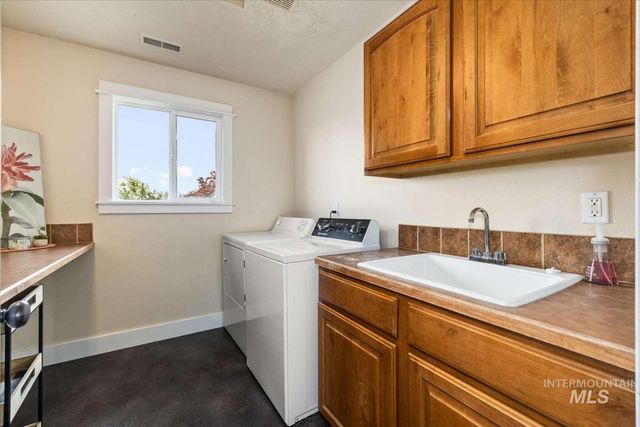 853 W Mountain Ash Loop, Nampa, ID 83686
