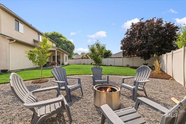 853 W Mountain Ash Loop, Nampa, ID 83686