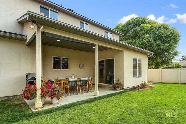 853 W Mountain Ash Loop, Nampa, ID 83686