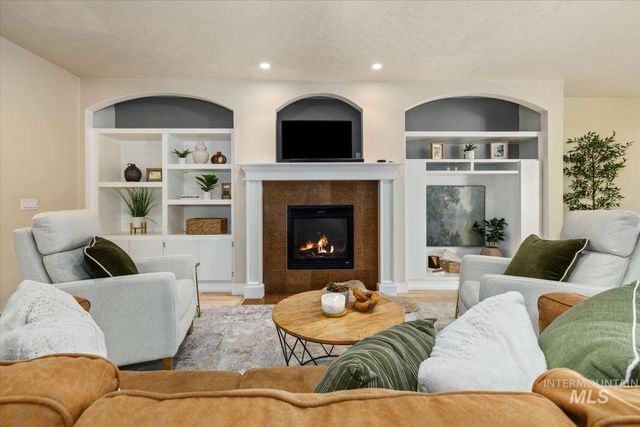 853 W Mountain Ash Loop, Nampa, ID 83686