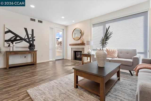 1655 N California Blvd 312, Walnut Creek, CA 94596