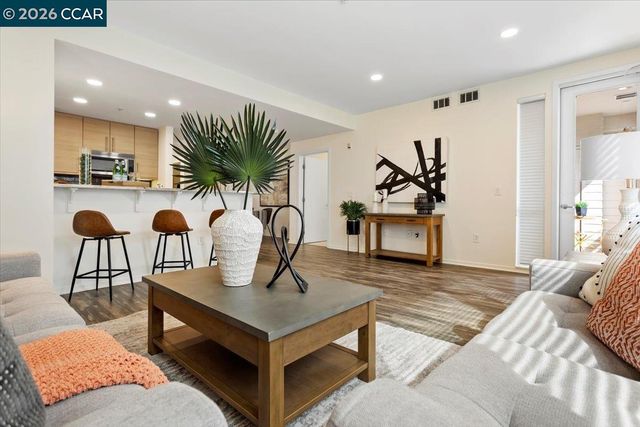 1655 N California Blvd 312, Walnut Creek, CA 94596