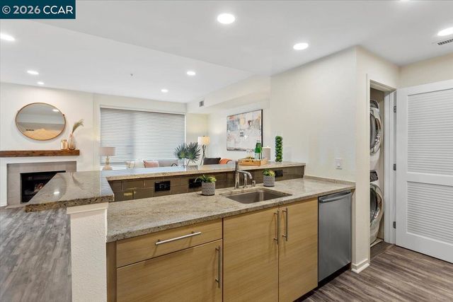 1655 N California Blvd 312, Walnut Creek, CA 94596