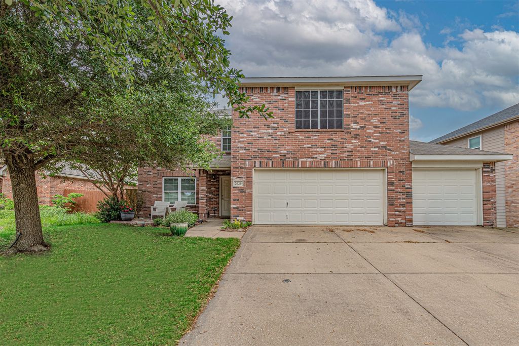 2020 Wellington Point, Heartland, TX 75126