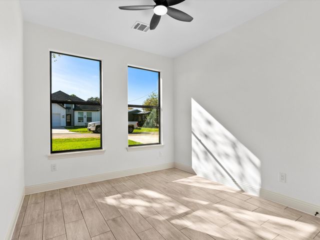 5105 Waterbury Court, Granbury, TX 76048