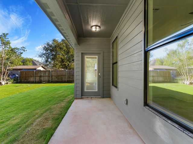 5105 Waterbury Court, Granbury, TX 76048