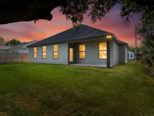 5105 Waterbury Court, Granbury, TX 76048