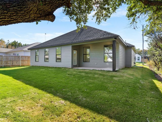 5105 Waterbury Court, Granbury, TX 76048
