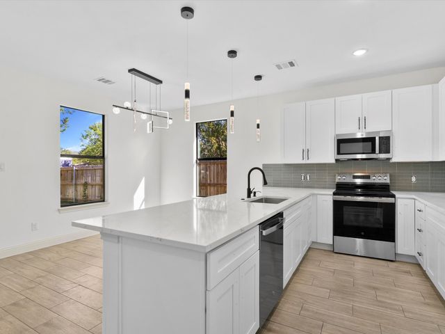 5105 Waterbury Court, Granbury, TX 76048