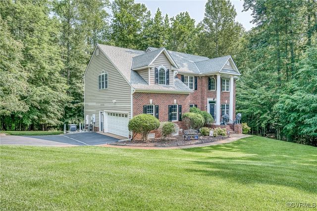 12300 Trumpington Ct, Chesterfield, VA 23838