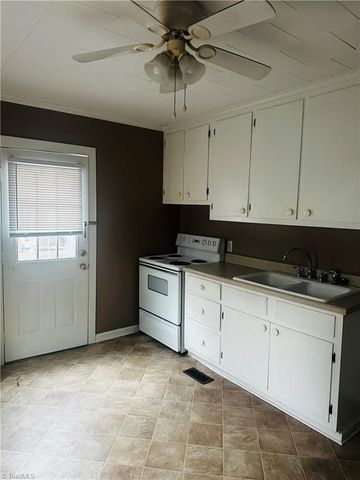 111 Summit Avenue, Burlington, NC 27215