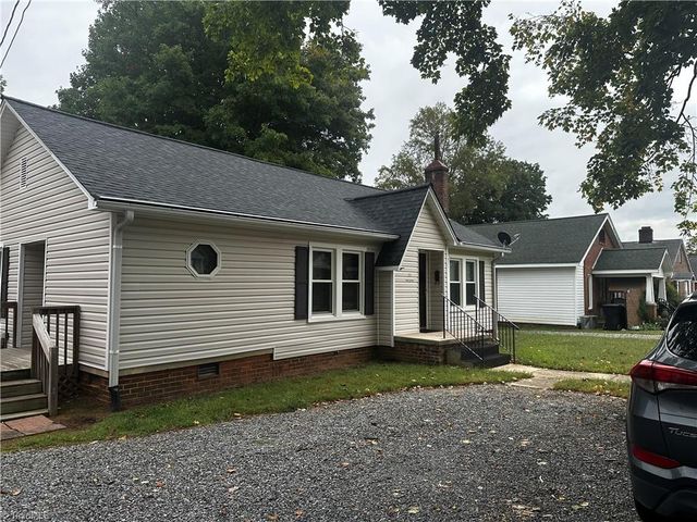 111 Summit Avenue, Burlington, NC 27215