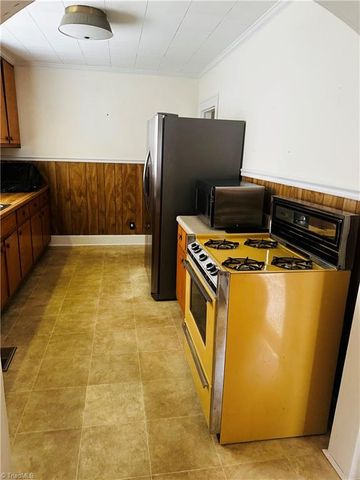111 Summit Avenue, Burlington, NC 27215