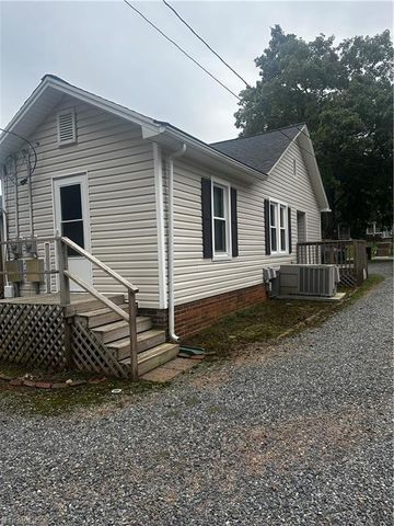 111 Summit Avenue, Burlington, NC 27215