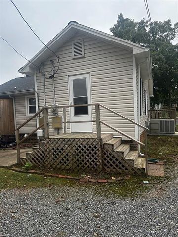 111 Summit Avenue, Burlington, NC 27215