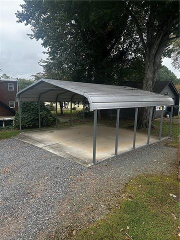 111 Summit Avenue, Burlington, NC 27215