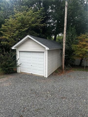 111 Summit Avenue, Burlington, NC 27215