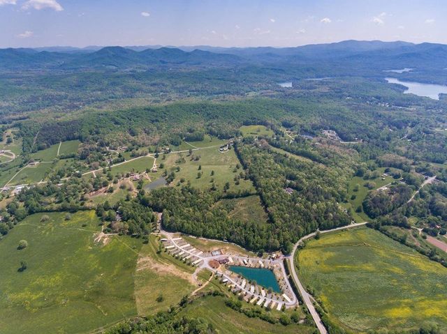 8 Mountain Meadows Drive, Morganton, GA 30560