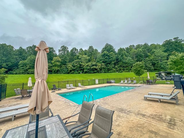 8 Mountain Meadows Drive, Morganton, GA 30560