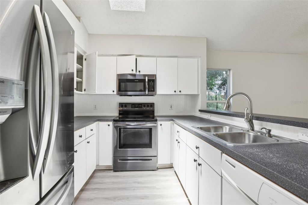 Image 25 of property listing at 9029 WESTBAY BOULEVARD, Tampa, FL 33615